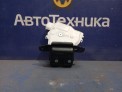 Замок багажника задний Toyota Vitz KSP130 1KR-FE 2012