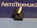 Сервопривод заслонок печки правый Toyota Vitz SCP13 2SZ-FE 2003