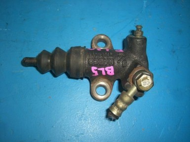 Рабочий цилиндр сцепления Subaru Legacy BL5 EJ20 2004