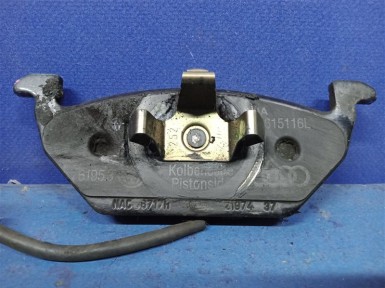 Тормозные колодки передние Volkswagen Bora  1J2,1J6,A4 APK 2000 
