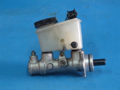 Главный тормозной цилиндр Mazda Familia BJ5W ZL 2001