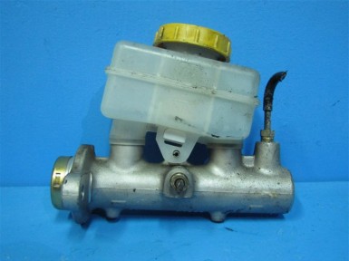 Главный тормозной цилиндр Subaru Forester  SG5 EJ20 2005 