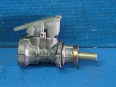 Главный тормозной цилиндр Ford Focus 1 DBW,MK1  FYDB3L 2004 
