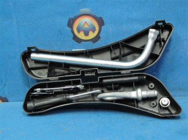 Крюк буксировочный Audi A4 B6(8EALT) 2002 