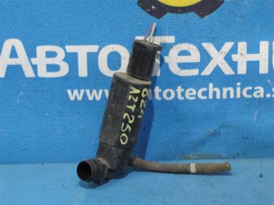 Моторчик омывателя Toyota Avensis AZT250  1AZ 2005 