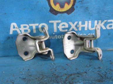 Петля двери передняя левая Subaru Forester  SG5 EJ202 2002 