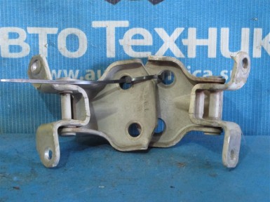 Петля двери передняя Subaru Forester SF5  EJ20JDX 1998 