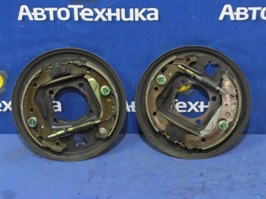 Тормозные колодки задние Toyota Corolla Fielder  NZE121 1NZ 2002 