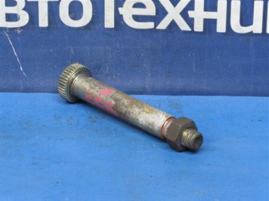 Болт передний нижний Mitsubishi Pajero V45W  6G74 1998 