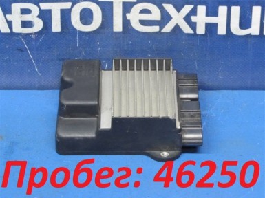 Блок управления топливным насосом Toyota  Avensis AZT250 1AZ-FSE 2006 