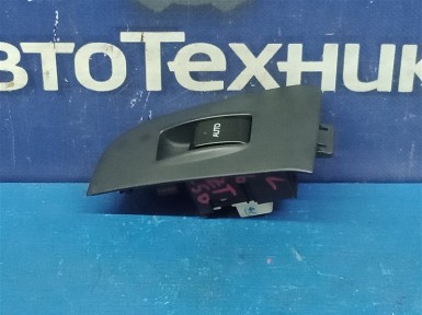 Кнопка стеклоподъёмника передняя левая Toyota  Avensis AZT250 1AZ-FSE 2003 