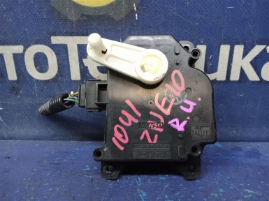 Сервопривод заслонок печки верхний правый  Toyota Wish ZNE10G 1ZZ-FE 2003 