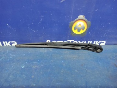 Поводок стеклоочистителя задний Toyota Avensis  AZT250W 1AZ-FSE 2004 