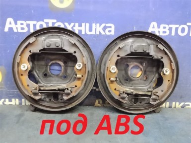 Тормозные колодки задние Mazda Demio DW5W  B5E 2000 
