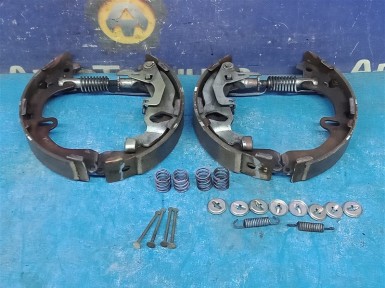 Тормозные колодки задние Toyota Sprinter  AE110 5AFE 1997 
