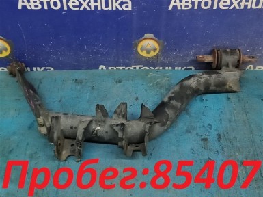 Рычаг поперечный задний нижний правый Honda  Civic EU3 D17A 2004 