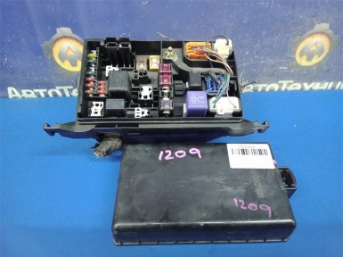 Блок предохранителей Toyota Lite Ace Noah/town  Ace Noah SR50G 3S-FE 1998 