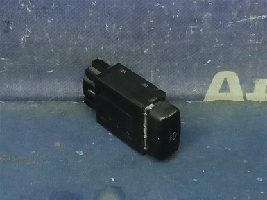 Кнопка включения противотуманных фар передняя  Mitsubishi Pajero V75W 6G74 2000 
