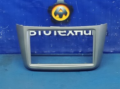 Консоль магнитофона Mitsubishi Ek Wagon H81W  3G83 2004 