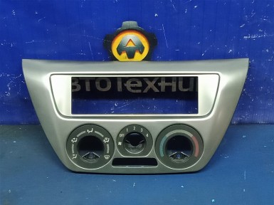 Консоль магнитофона Mitsubishi Lancer CS2A  4G15 2004 