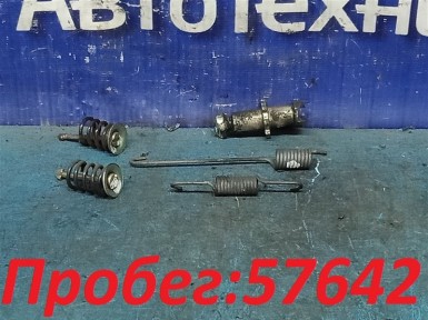 Механизм стояночного тормоза задний правый  Nissan X-trail NT30 QR20DE 2004 