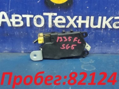 Электропривод замка двери передний левый  Subaru Forester SG5 EJ202 2002 