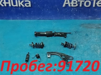 Механизм стояночного тормоза задний левый  Toyota Caldina ST210G 3S-FE 1997 