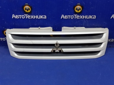 Решетка радиатора Mitsubishi Pajero Io H77W  4G94 2000 