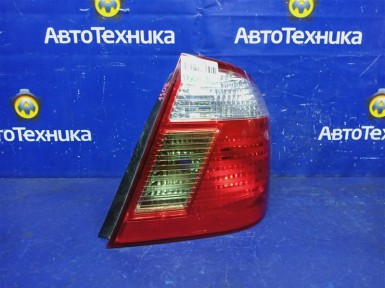 Стоп-сигнал задний правый Toyota Premio ZZT240  1ZZ-FE 2004 