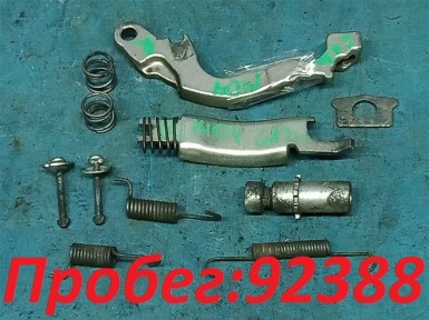 Механизм стояночного тормоза задний правый  Mitsubishi Rvr/asx GA3W 4B10 2011 