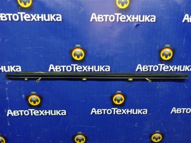 Уплотнитель стекла двери задний правый Subaru  Forester SG5 EJ205 2002 