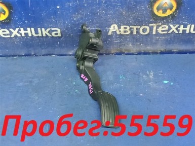 Педаль газа Nissan Note E12 HR12DDR 2014 
