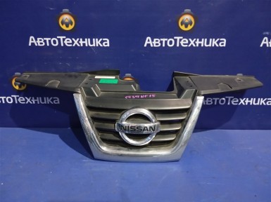 Решетка радиатора Nissan Juke NF15 MR16DDT  2013 