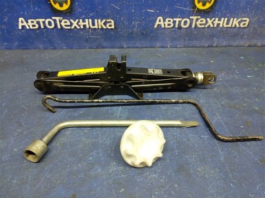 Домкрат Toyota Ist NCP65 1NZ-FE 2002 