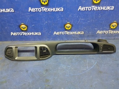 Консоль панели приборов Nissan Liberty PM12  SR20DE 2000 