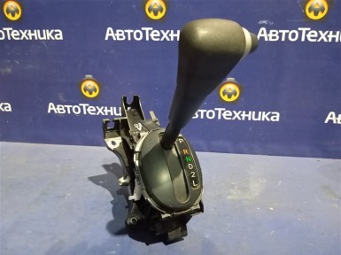 Селектор КПП Toyota Ist NCP65 1NZ-FE 2002 