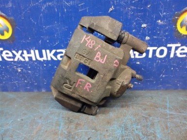 Суппорт передний правый Mazda Familia S-wagon  BJFW FS-ZE 2001 