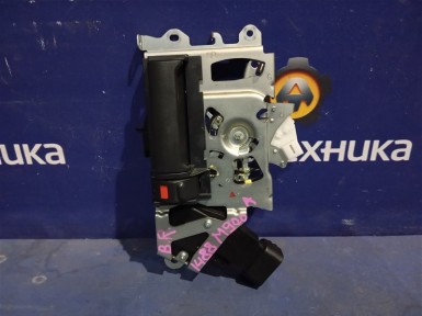 Замок двери задний правый Toyota/daihatsu  Tank/thor M900A 1KR-FE 2018 