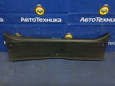 Накладка замка багажника задняя Toyota Mark  X GRX125 4GR-FSE 2005 