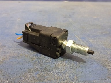 Концевик под педаль тормоза Subaru Xv GP7  FB20A 2013 