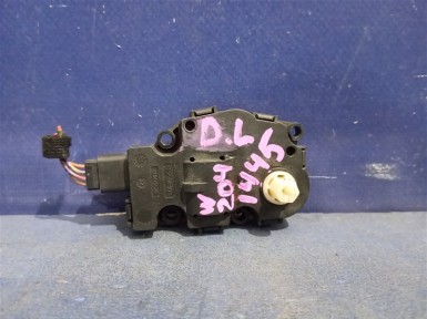 Сервопривод заслонок печки Mercedes-benz  C-class S204241 M271KE18ML 2009 