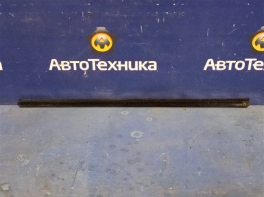 Уплотнитель стекла двери задний правый Mazda  Atenza GG3P L3-VDT 2006 