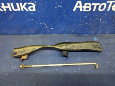 Крепление аккумулятора Toyota Allex NZE121 1NZ-FE 2001