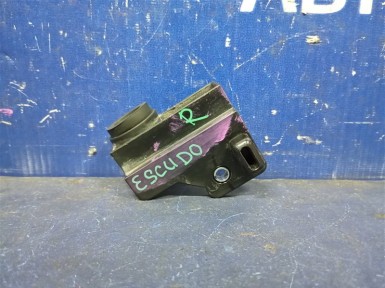 Крепление радиатора правое Suzuki Escudo  TDB4W N32A 2008 