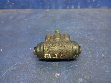 Рабочий тормозной цилиндр задний левый Nissan  Juke YF15 HR15DE 2011 