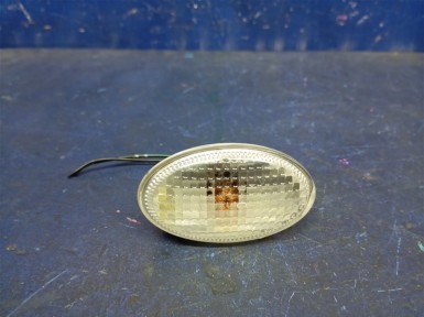 Повторитель в крыло передний правый Subaru  Forester SG5 EJ202 2004 