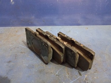 Тормозные колодки передние Mazda Demio DW3W  B3E 2001 