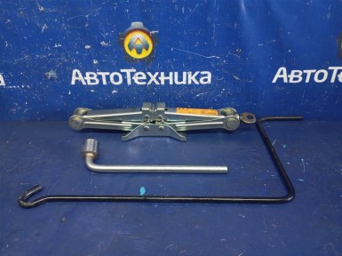 Домкрат Nissan Sunny FB15 QG15DE 2004 