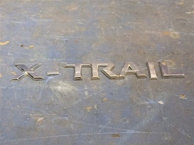 Эмблема задняя Nissan X-trail NT30 QR20DE  2005 