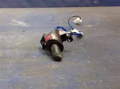 Кнопка открывания багажника задняя правая  Mazda Axela BLEFW LF-VDS 2009 